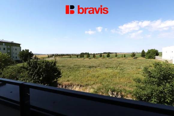 Pronájem krásného bytu 2+kk v novostavbě, ul. Brněnská pole, Šlapanice u Brna, lodžie, sklep, šatna, garážové stání v ceně