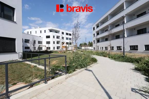 Pronájem krásného bytu 2+kk v novostavbě, ul. Brněnská pole, Šlapanice u Brna, lodžie, sklep, šatna, garážové stání v ceně