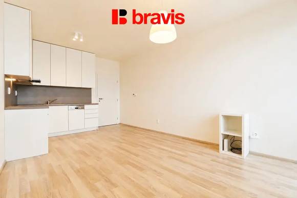 Pronájem bytu 1+kk, Brno - střed, ulice Rumiště, balkon, garážové stání, sklep