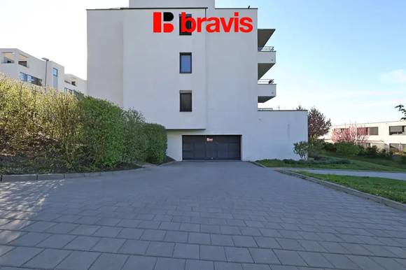 Pronájem garážového stání 12 m², Ul. Nad Přehradou, Brno - Bystrc