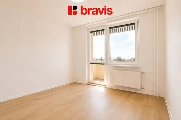 Pronájem zrekonstruovaného bytu 2+1, Židlochovice, šatna, balkon, sklep