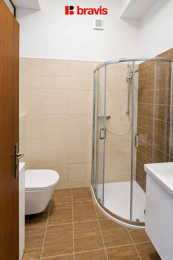 Pronájem slunného bytu 2+1, Brno-střed, ul. Milady Horákové, balkon, sklep, internet v ceně