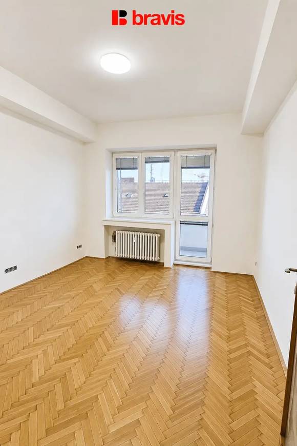 Pronájem slunného bytu 2+1, Brno-střed, ul. Milady Horákové, balkon, sklep, internet v ceně