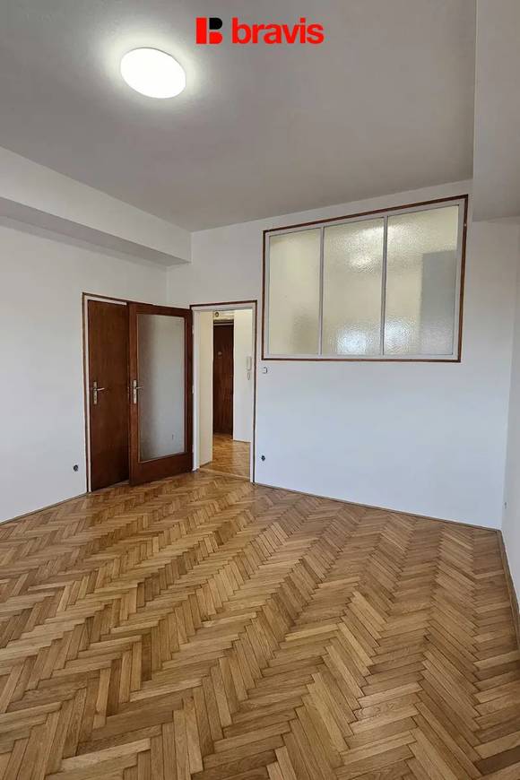Pronájem slunného bytu 2+1, Brno-střed, ul. Milady Horákové, balkon, sklep, internet v ceně