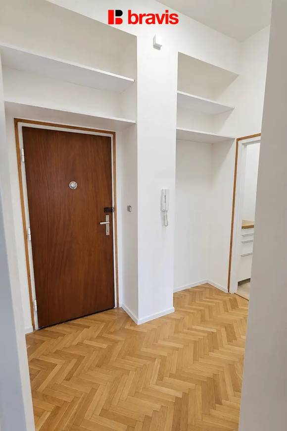 Pronájem slunného bytu 2+1, Brno-střed, ul. Milady Horákové, balkon, sklep, internet v ceně