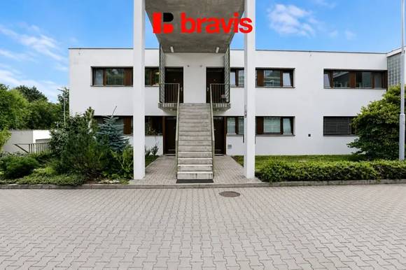 Pronájem bytu 3+kk, Brno - Žabovřesky, ulice Bochořákova, částečně zařízený, terasa, sklep, 2x parkovací stání