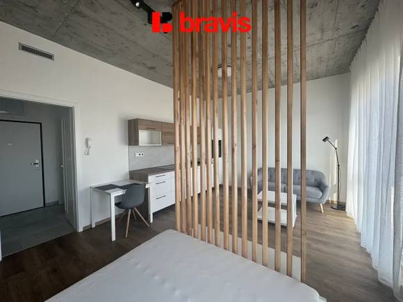Pronájem moderního, kompletně zařízeného bytu 1+kk, parkovací stání v ceně, v blízkosti centra, ulice Bohunická, ABT park