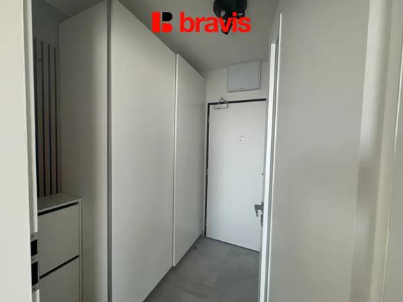 Pronájem moderního, kompletně zařízeného bytu 1+kk, parkovací stání v ceně, v blízkosti centra, ulice Bohunická, ABT park