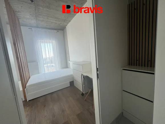 Pronájem moderního, kompletně zařízeného bytu 1+kk, parkovací stání v ceně, v blízkosti centra, ulice Bohunická, ABT park