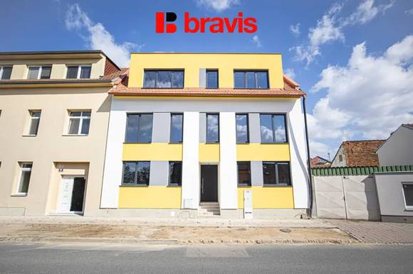 Pronájem moderní novostavby bytu 1+kk, Černovice: Charbulova, parkování v ceně, výhodna prvního nájemníka