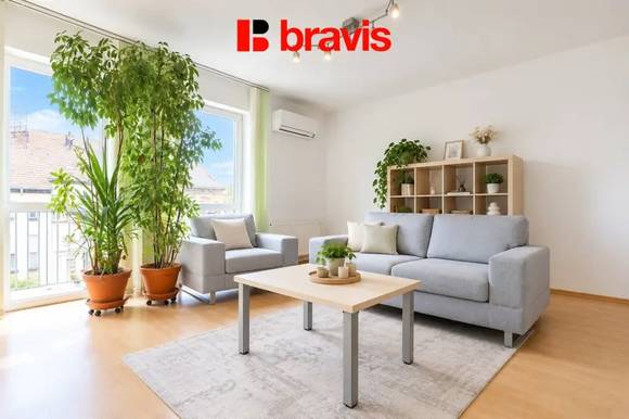 Pronájem prostorného bytu 1+kk se spací nikou, Brno - Staré Brno, ulice Vodní, balkon, kompletně zařízený