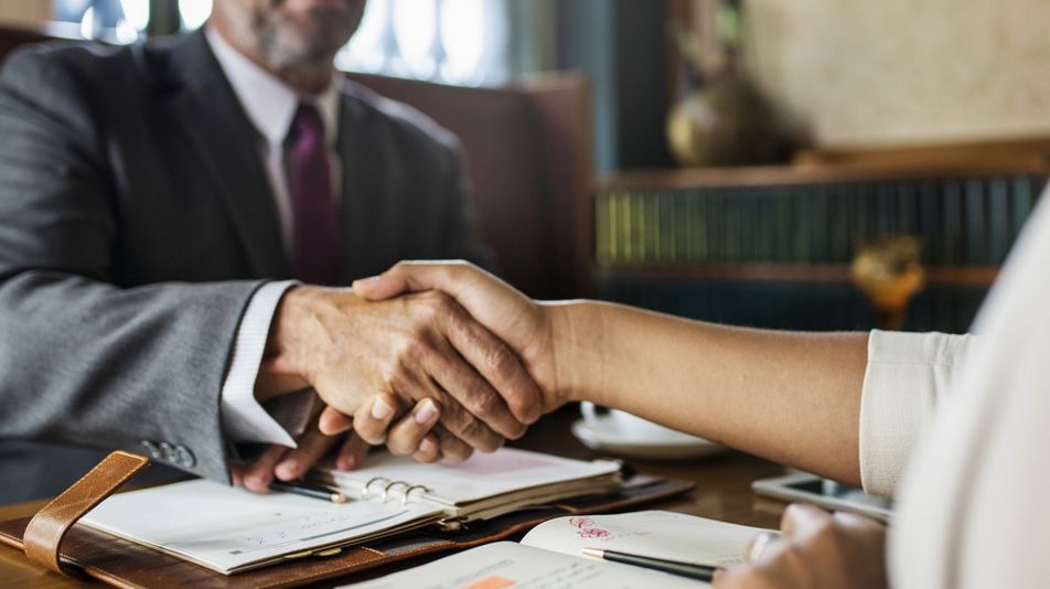 Co je smlouva o zprostředkování a na co si dát pozor