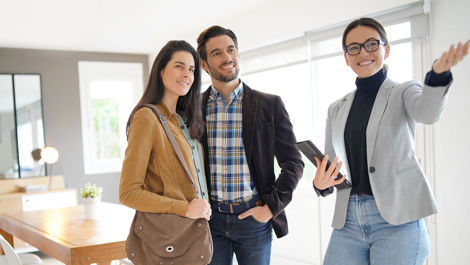 Realitní makléř(ka)