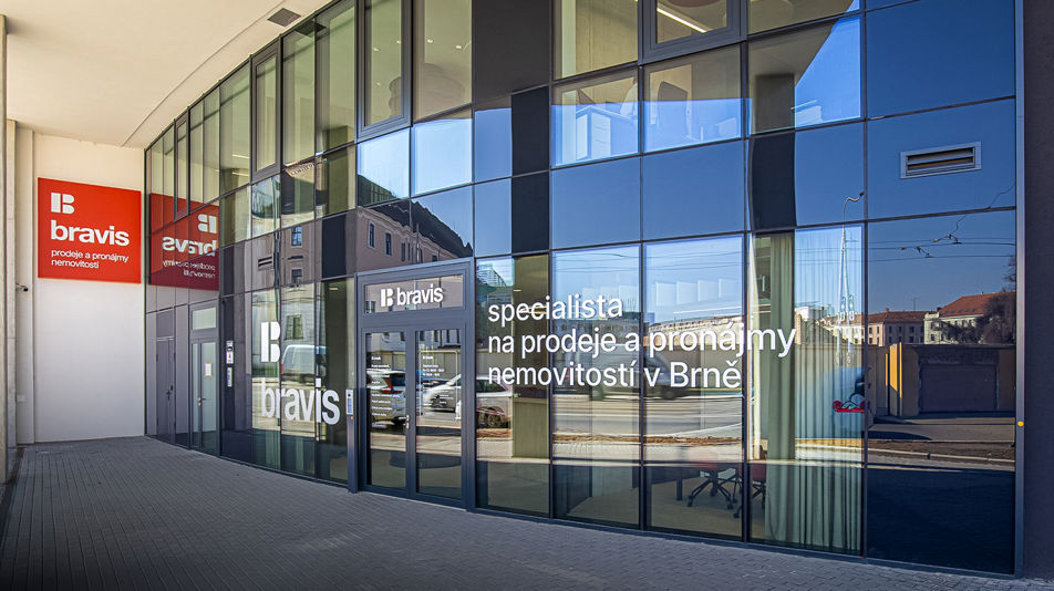 Stěhování BRAVIS? Ano. Měníme vlastní sídlo z Vídeňské 6 na Vídeňskou 4, máme nové logo, a to je teprve začátek